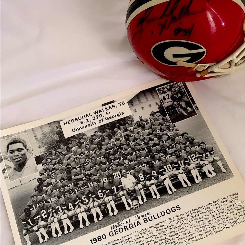 Herschel Walker Signed mini helmet and picture. Georgia bulldogs UGA.